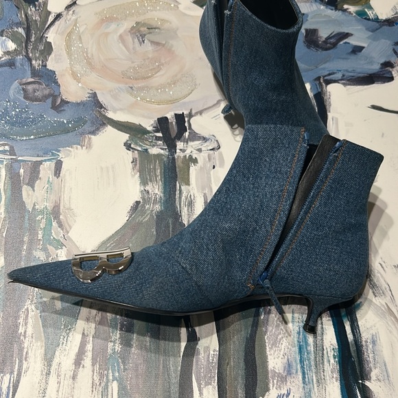 BALENCIAGA - Picture 5 of 16